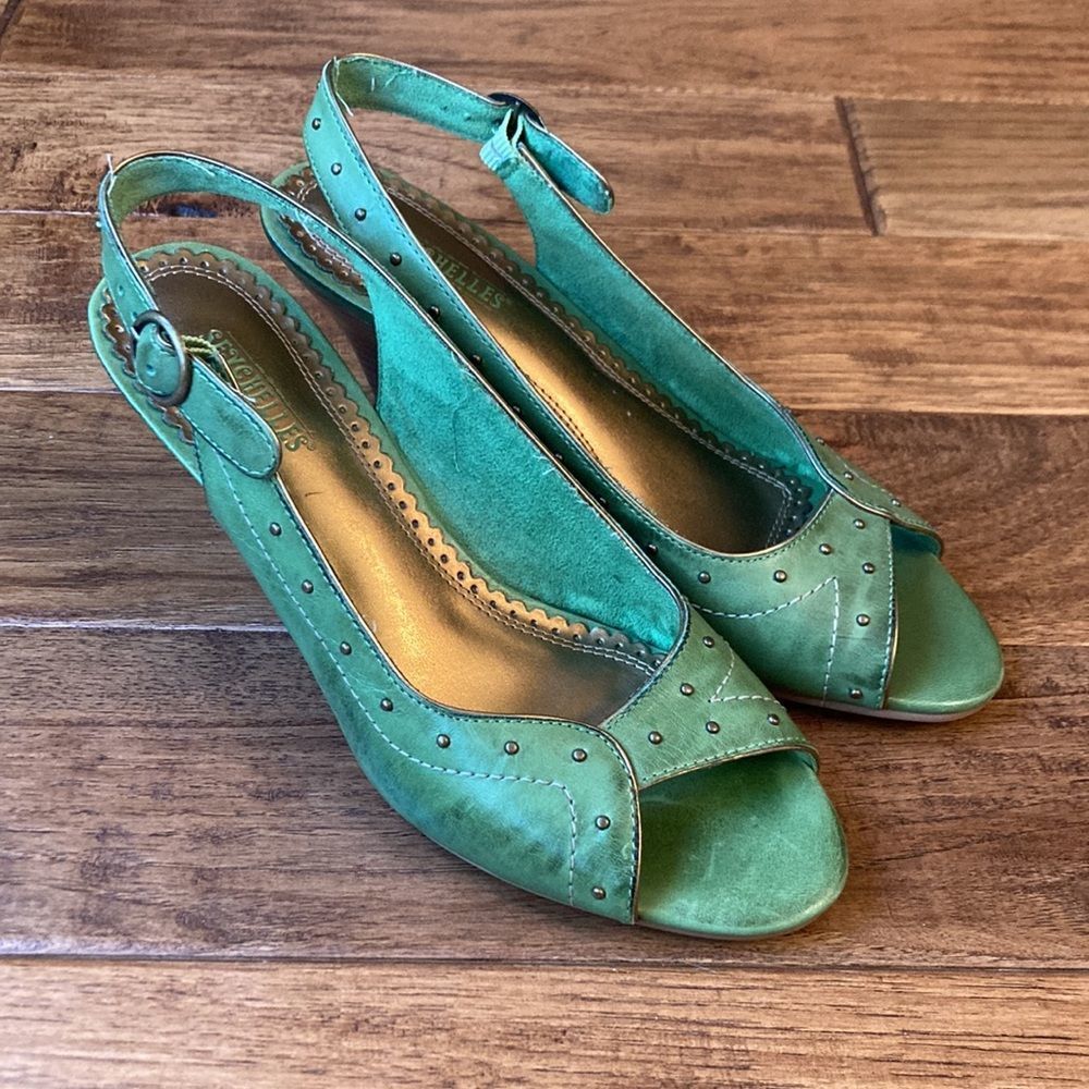 Seychelles Vintage Style Studded Green Leather Peep Toe Slingback Heels Size 7
